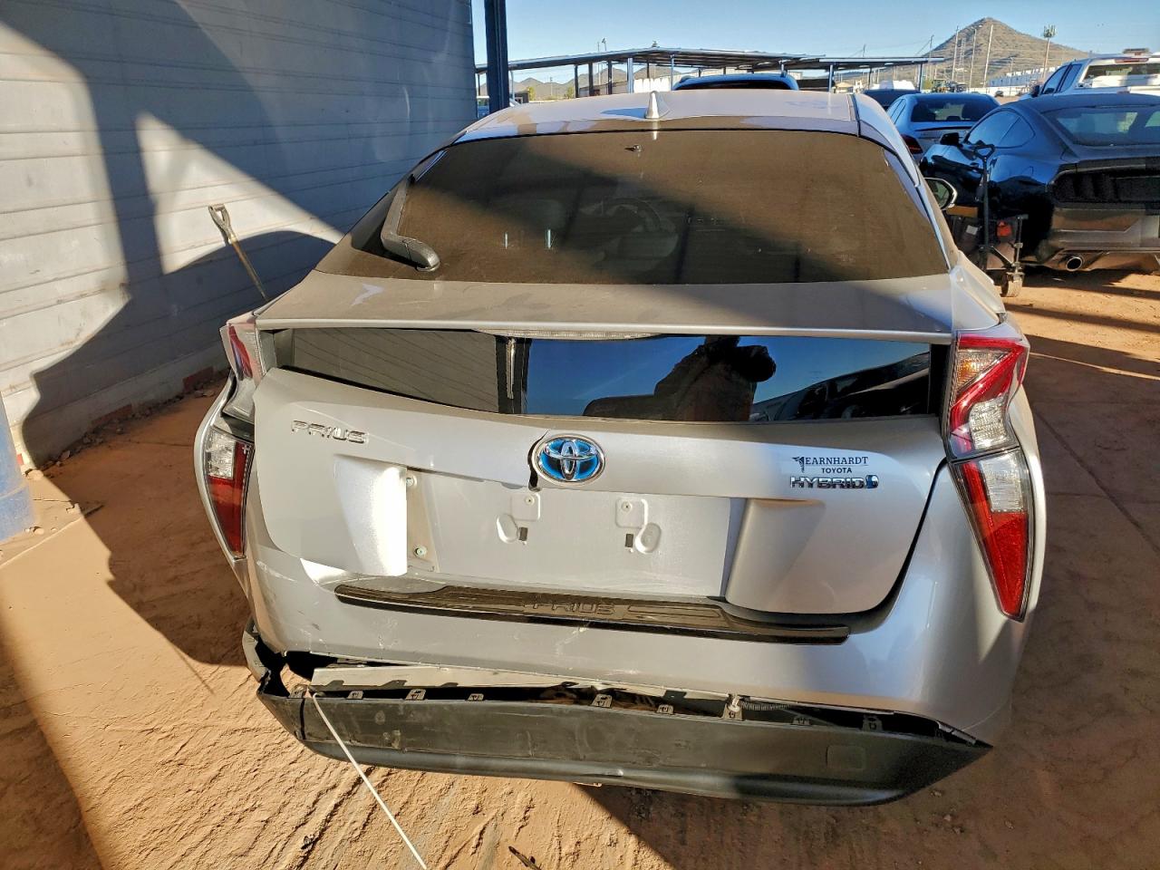 2016 TOYOTA PRIUS photo 6