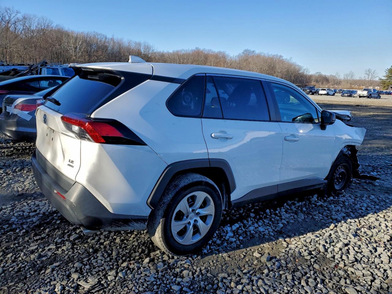 2022 TOYOTA RAV4 LE photo 3