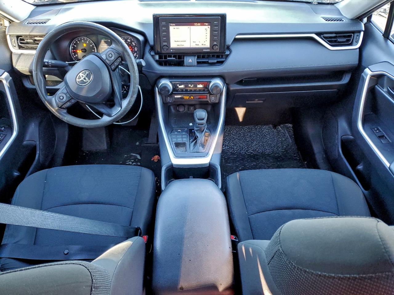 2022 TOYOTA RAV4 LE photo 8