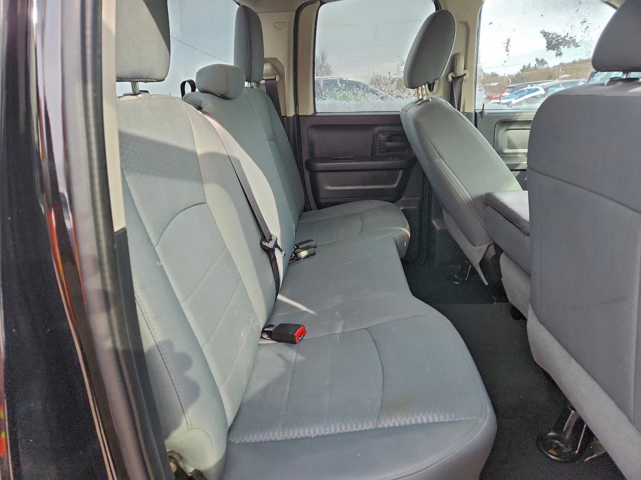 2015 RAM 1500 ST photo 10