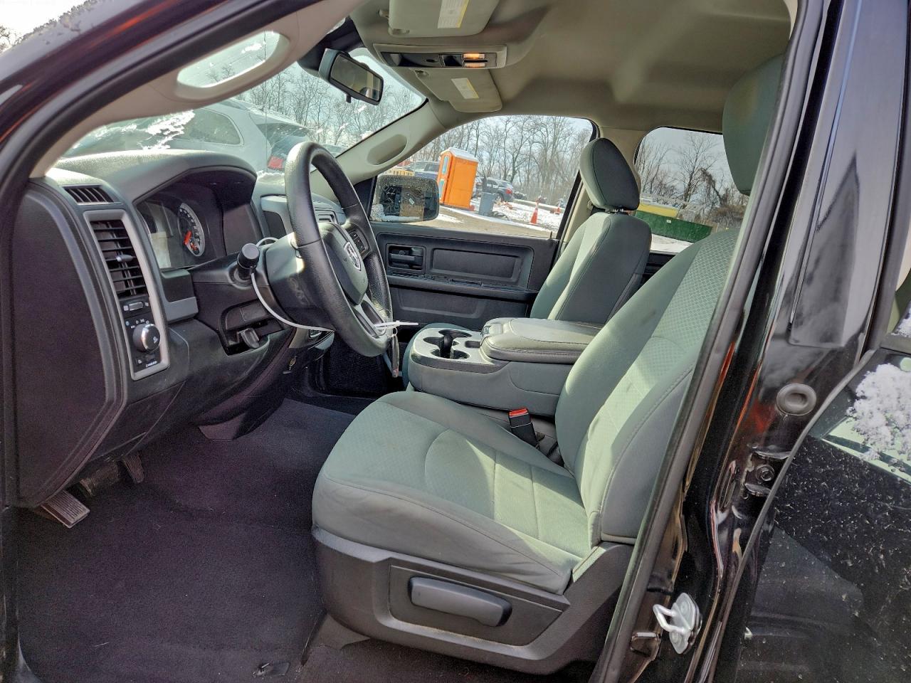 2015 RAM 1500 ST photo 7
