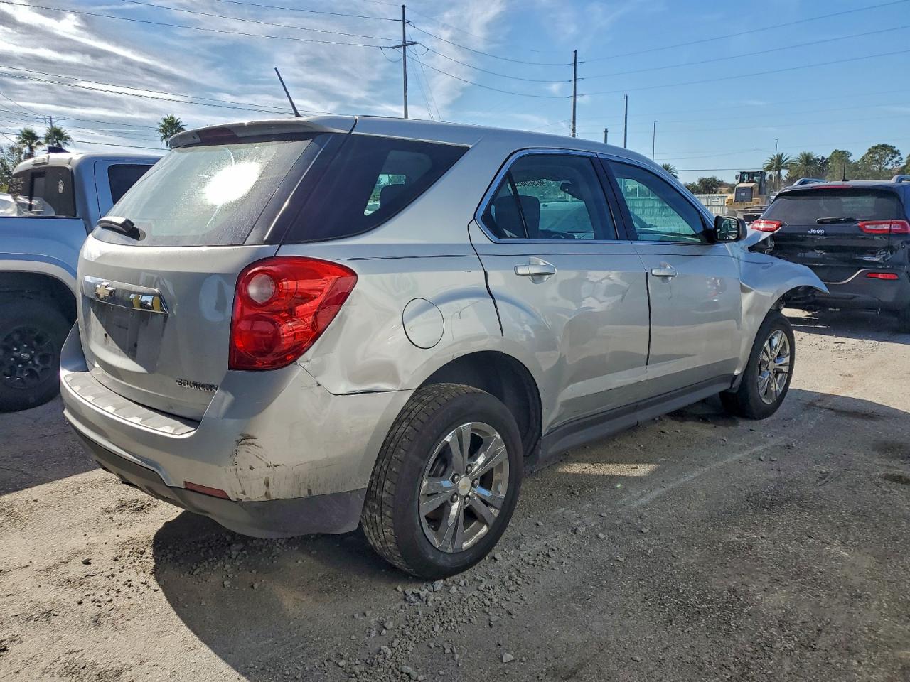 2014 CHEVROLET EQUINOX LS photo 3