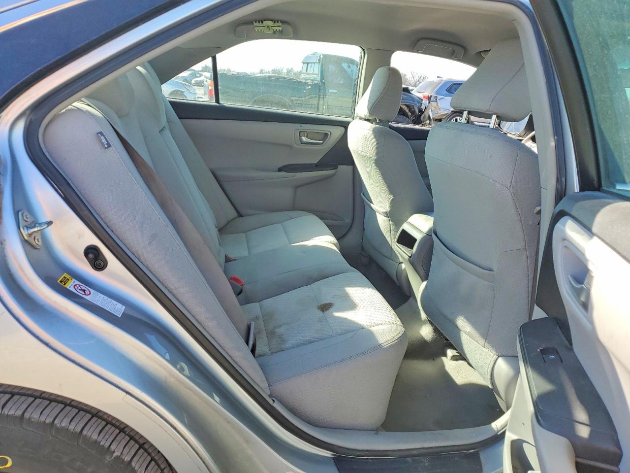 2015 TOYOTA CAMRY LE photo 10