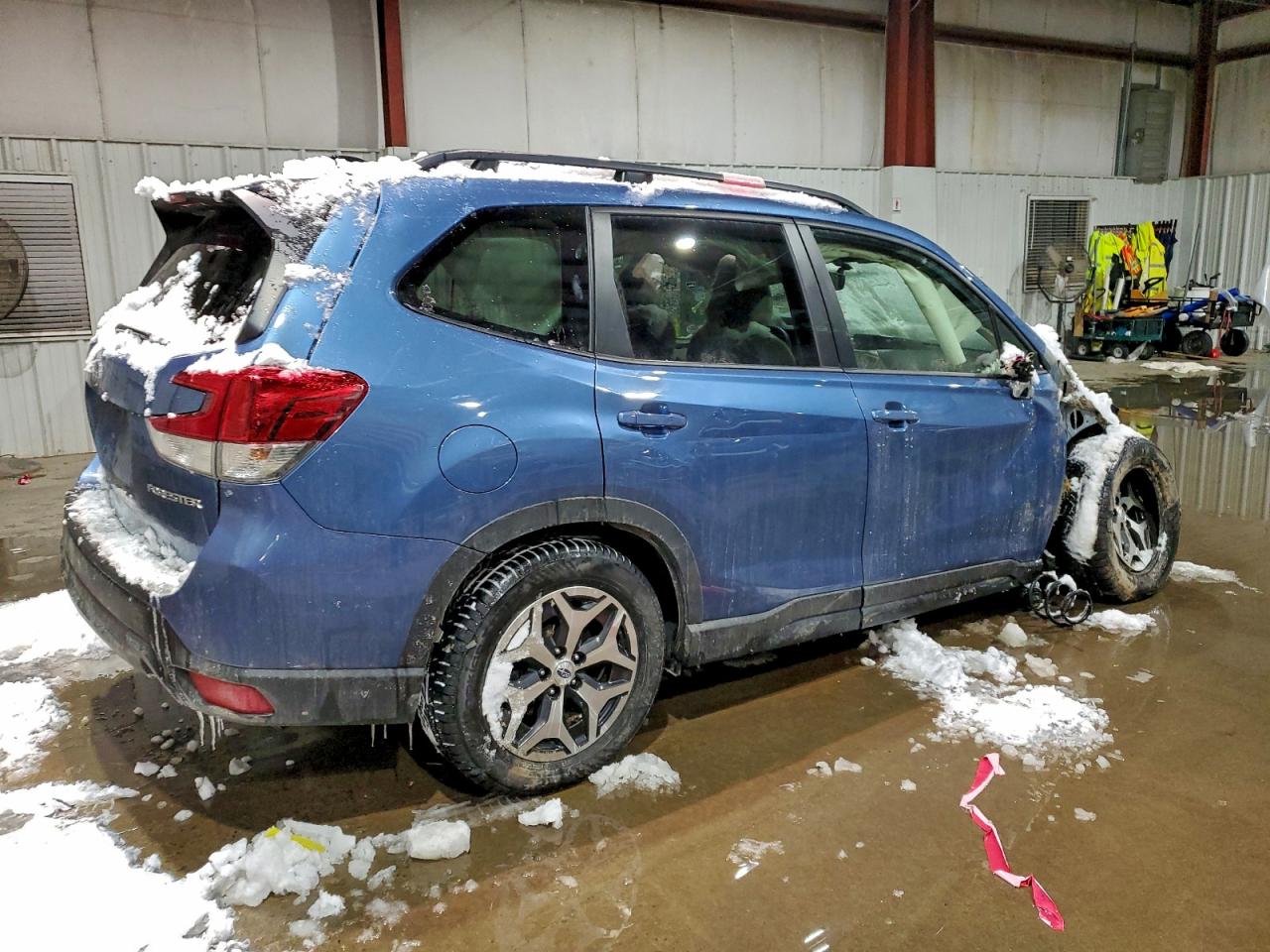 2024 SUBARU FORESTER PREMIUM photo 3