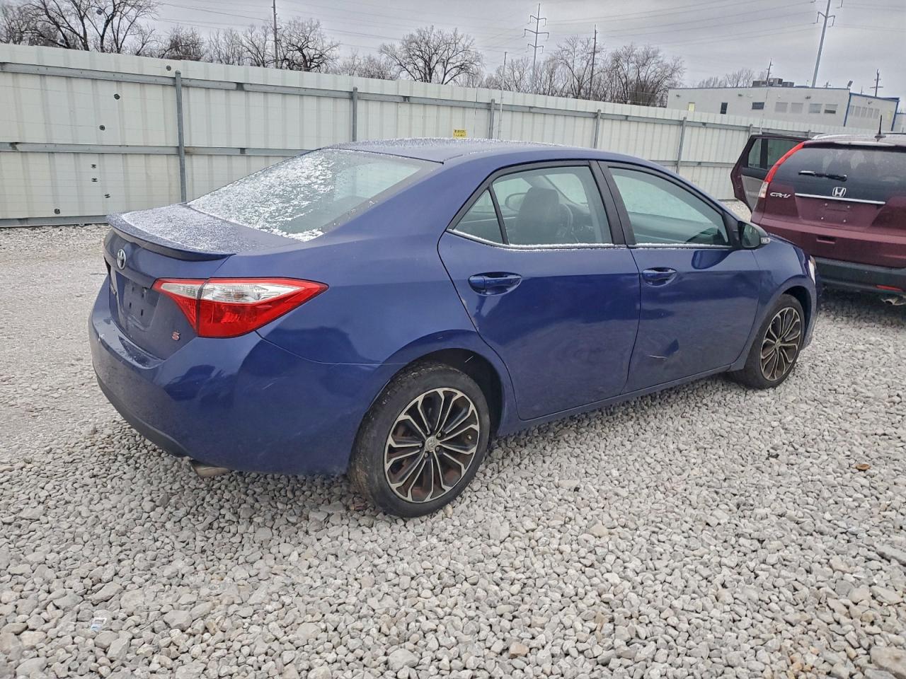 2014 TOYOTA COROLLA L photo 3
