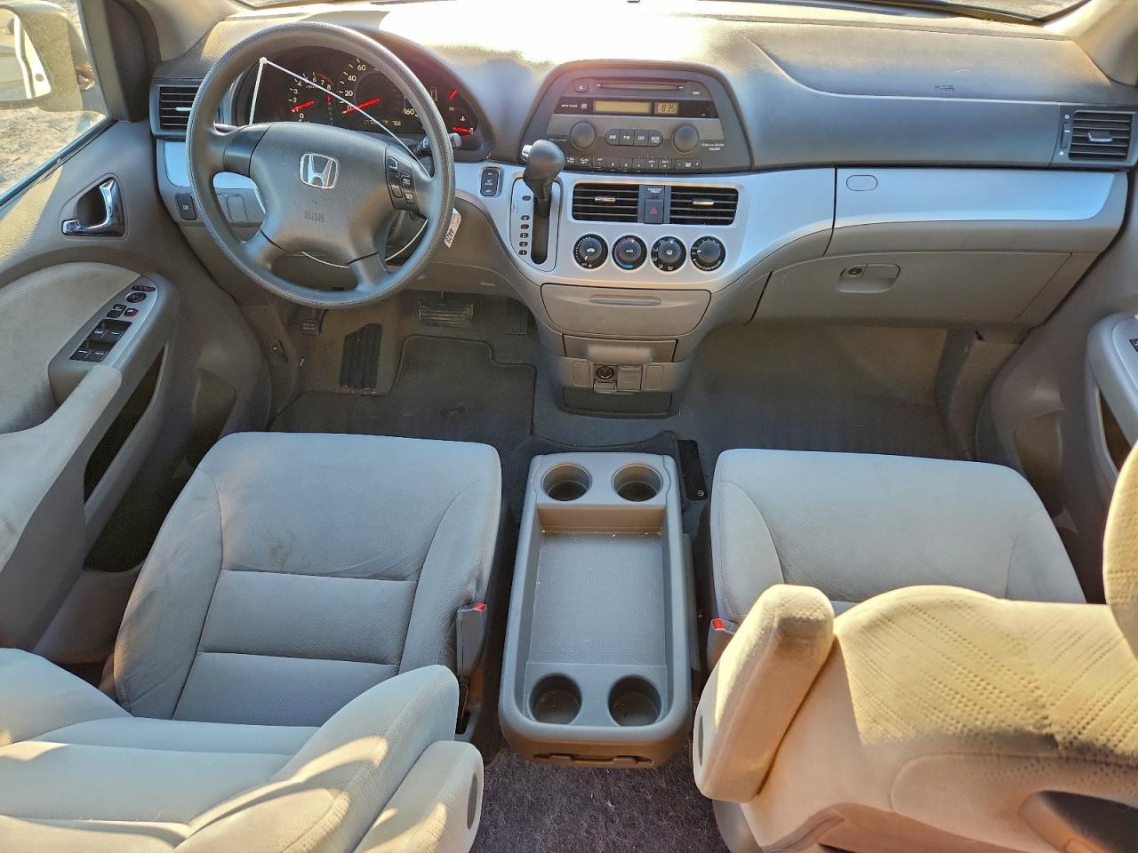 2010 HONDA ODYSSEY LX photo 8
