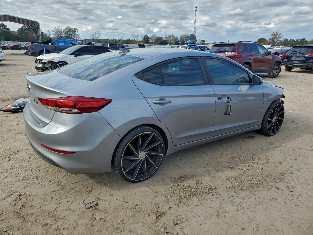 2017 HYUNDAI ELANTRA SE photo 3