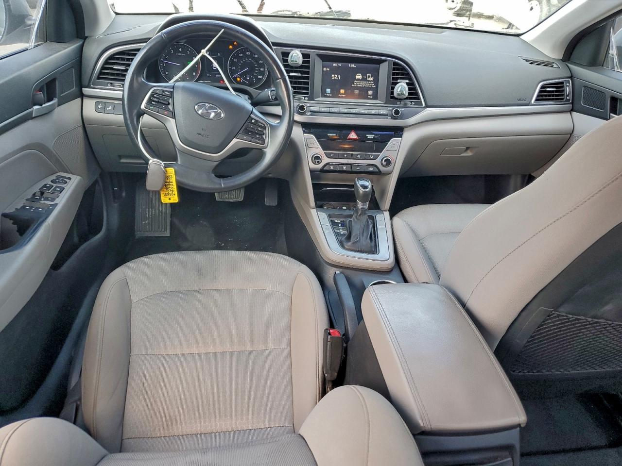 2017 HYUNDAI ELANTRA SE photo 8