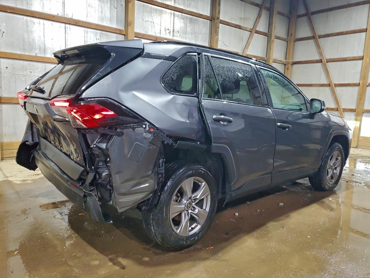 2024 TOYOTA RAV4 XLE photo 3