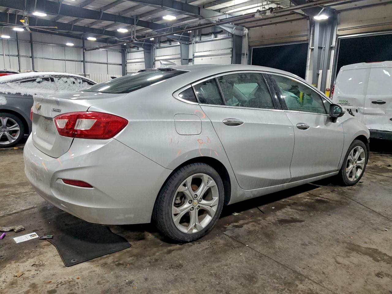 2017 CHEVROLET CRUZE PREMIER photo 3