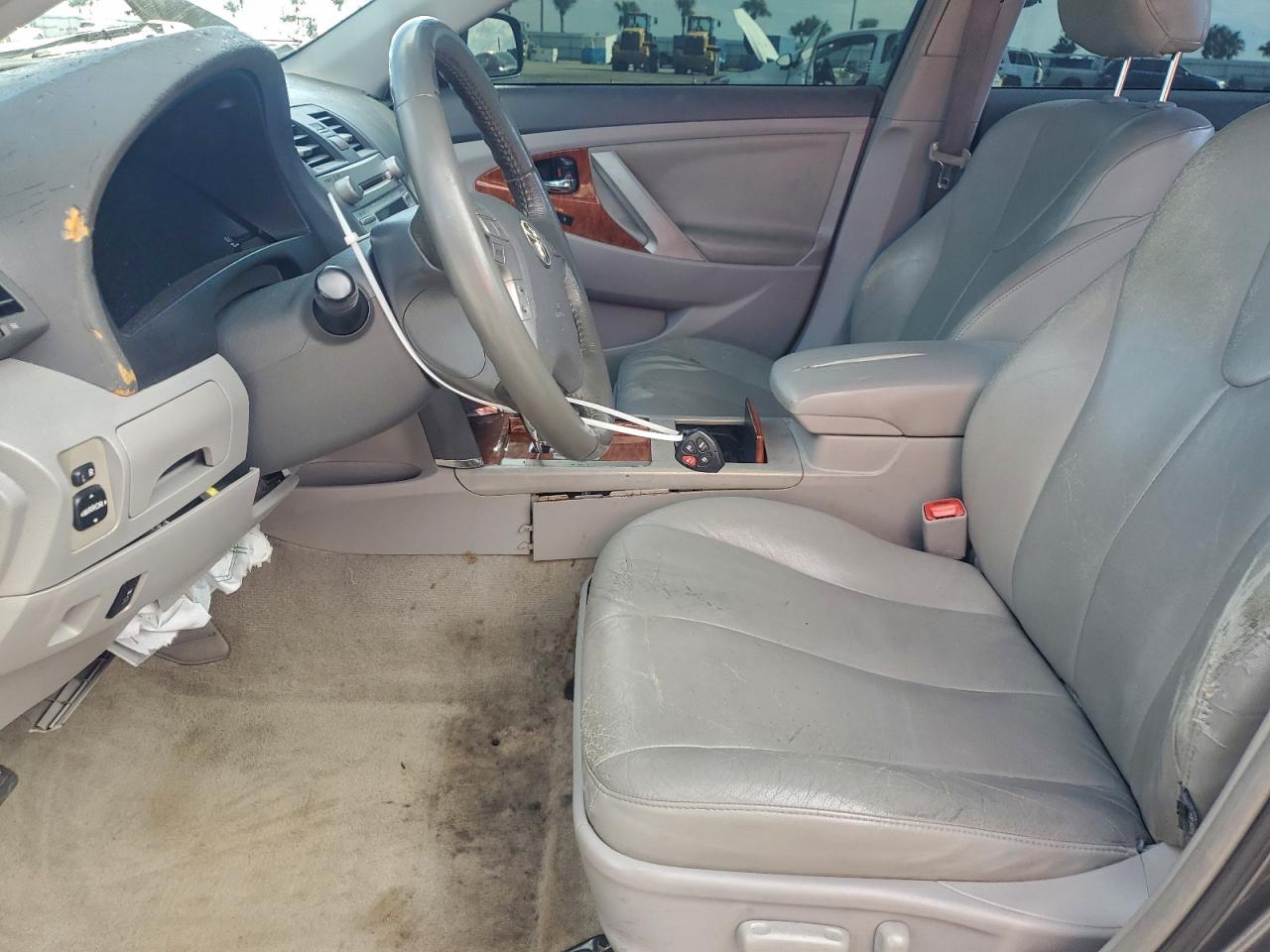 2010 TOYOTA CAMRY BASE photo 7