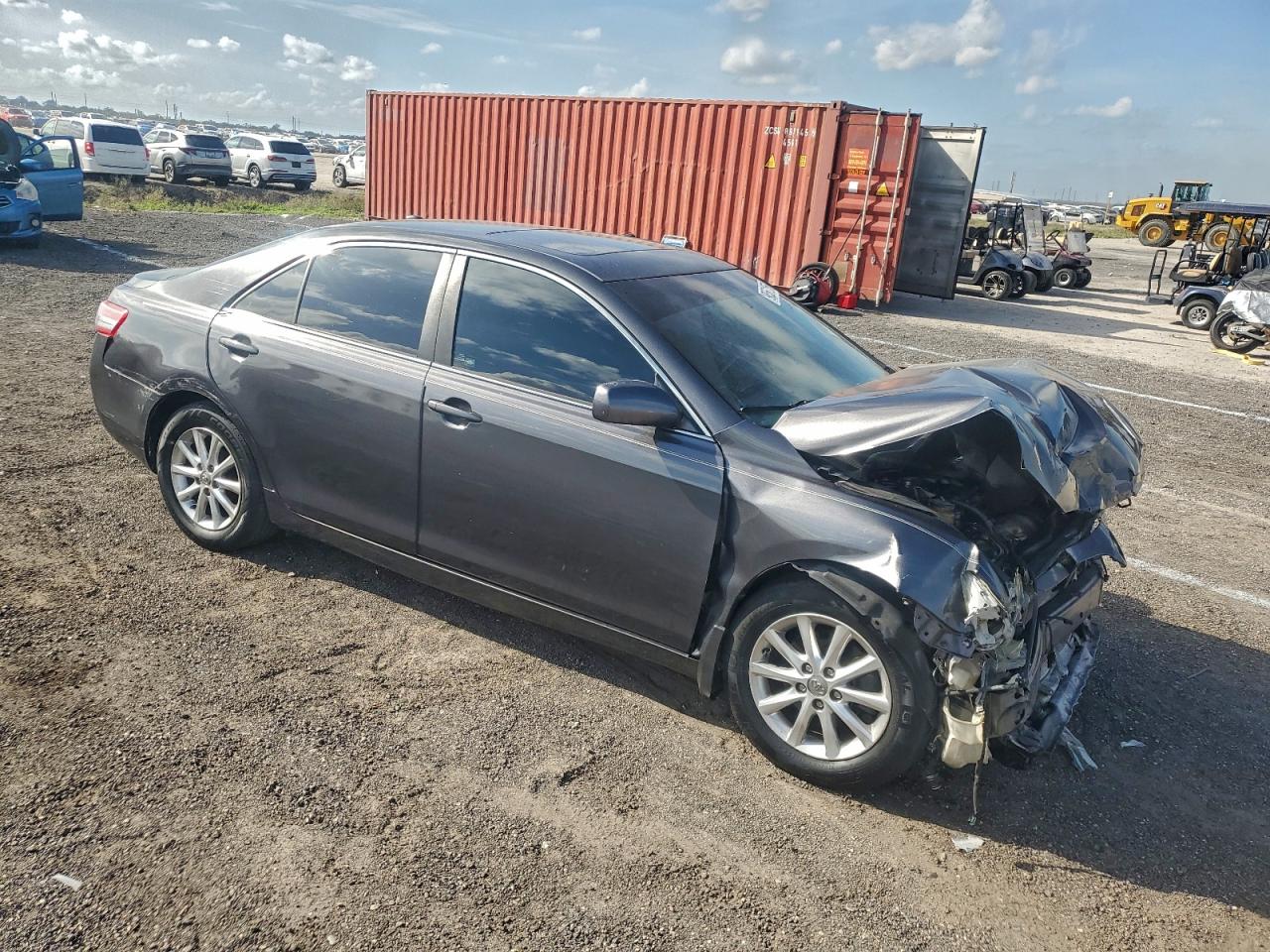 2010 TOYOTA CAMRY BASE photo 4