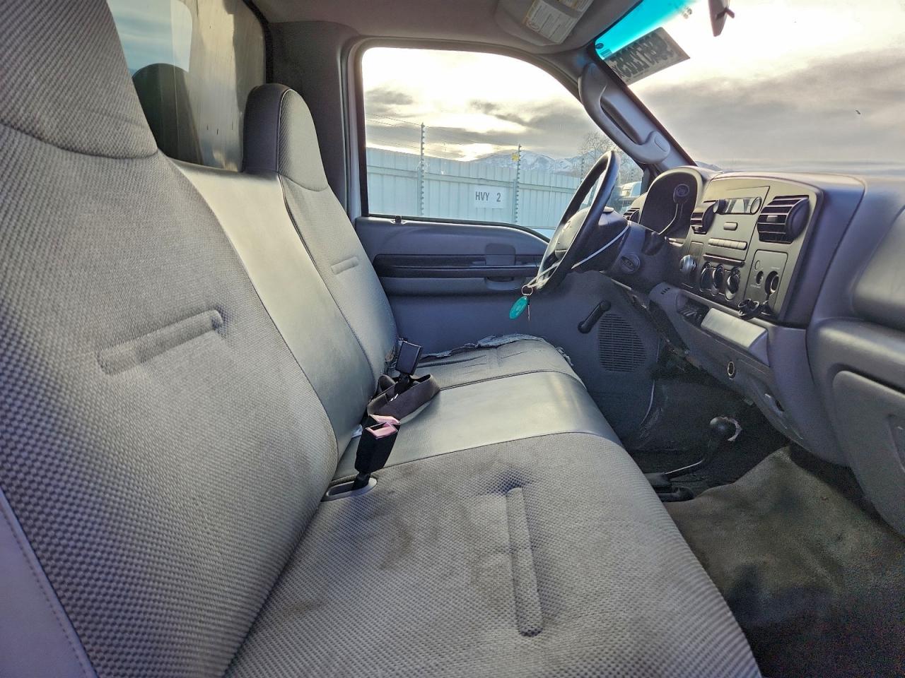 2007 FORD F550 SUPER - DELIVERY TRUCK photo 10