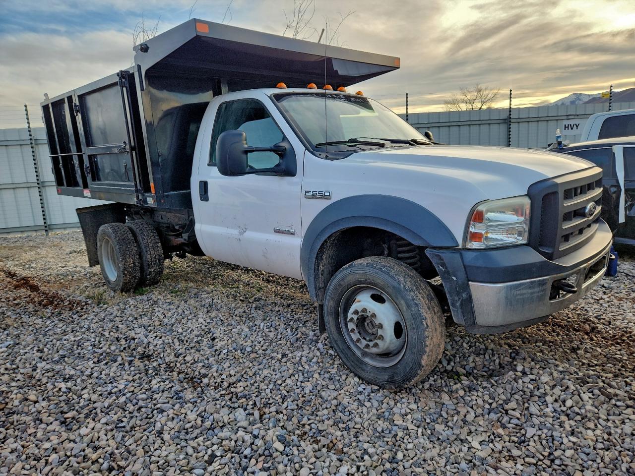 2007 FORD F550 SUPER - DELIVERY TRUCK photo 4