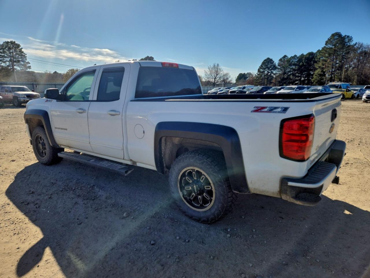2016 CHEVROLET SILVERADO K1500 LT photo 2