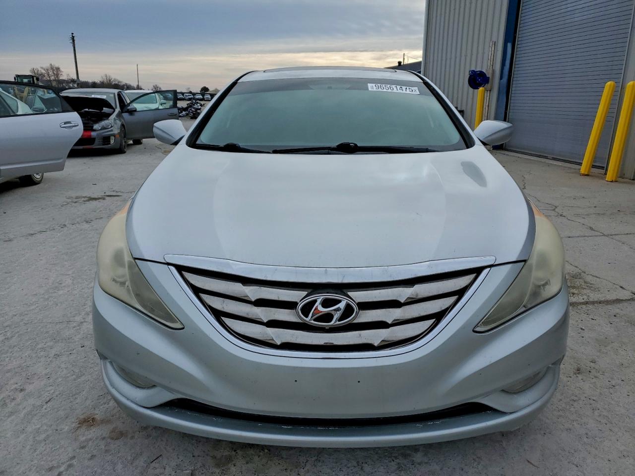 2013 HYUNDAI SONATA SE photo 5