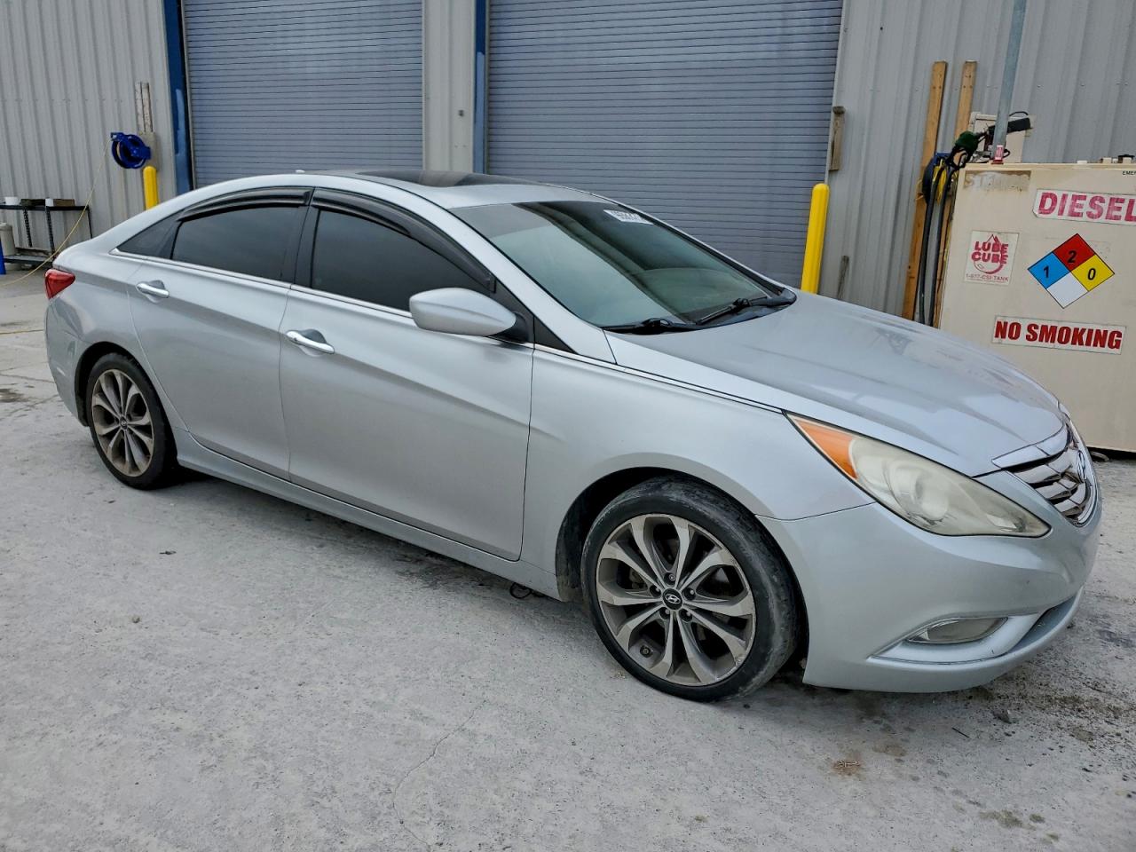 2013 HYUNDAI SONATA SE photo 4