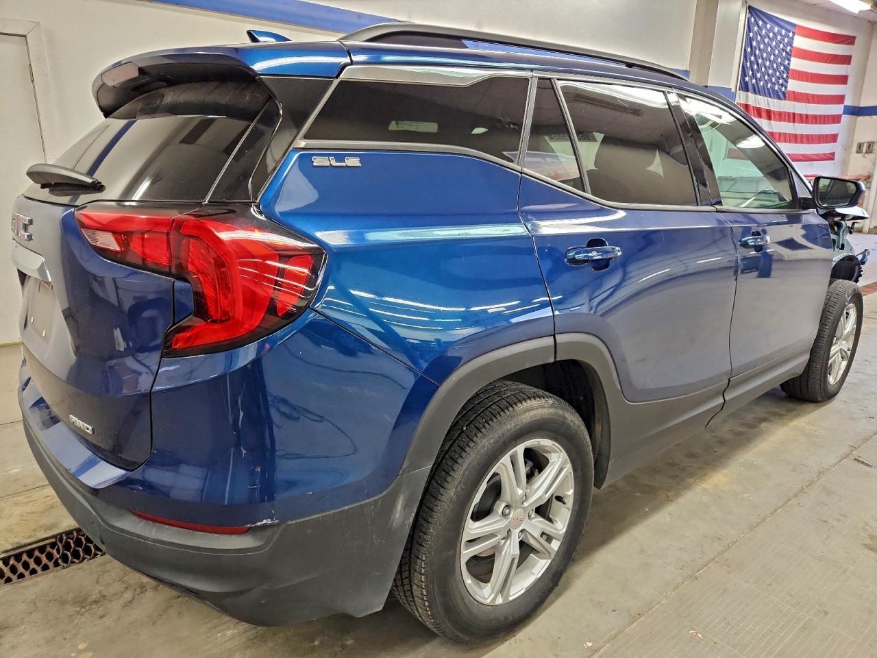 2020 GMC TERRAIN SLE photo 3