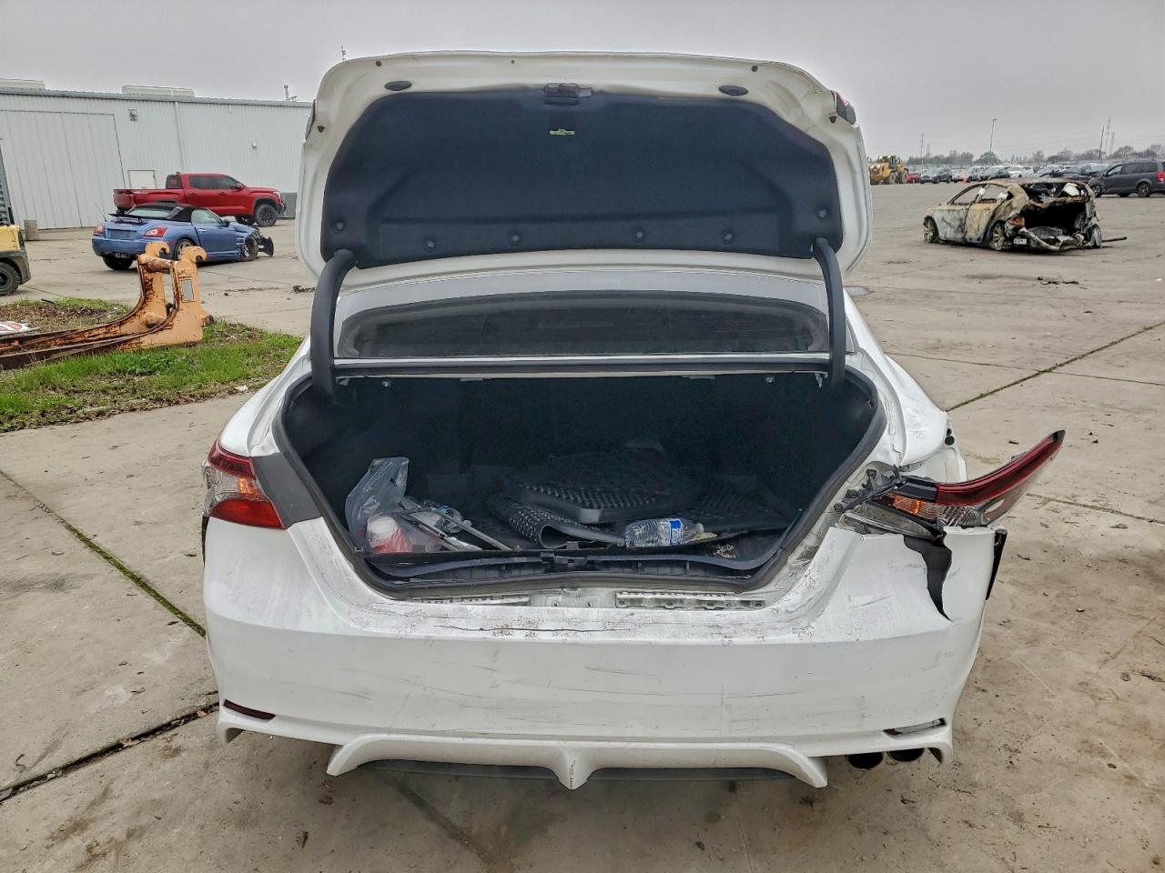 2024 TOYOTA CAMRY SE NIGHT SHADE photo 6