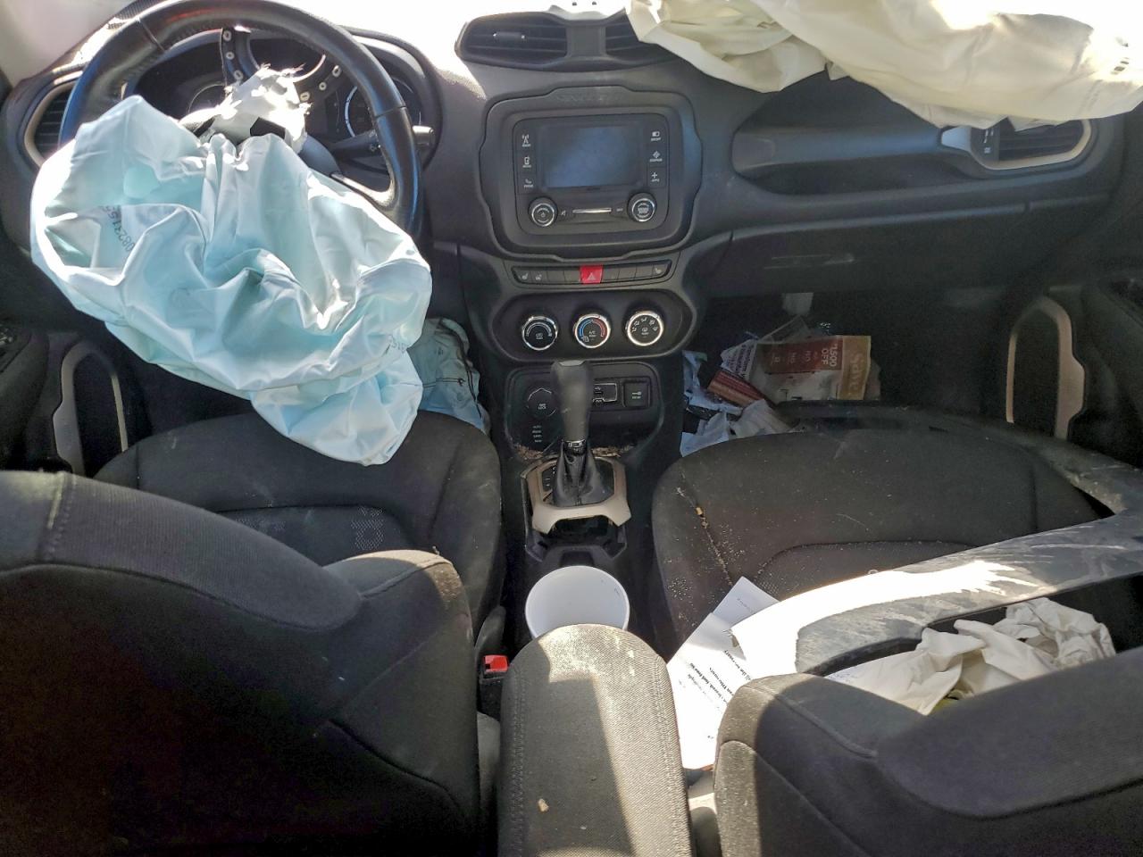 2017 JEEP RENEGADE LATITUDE photo 8