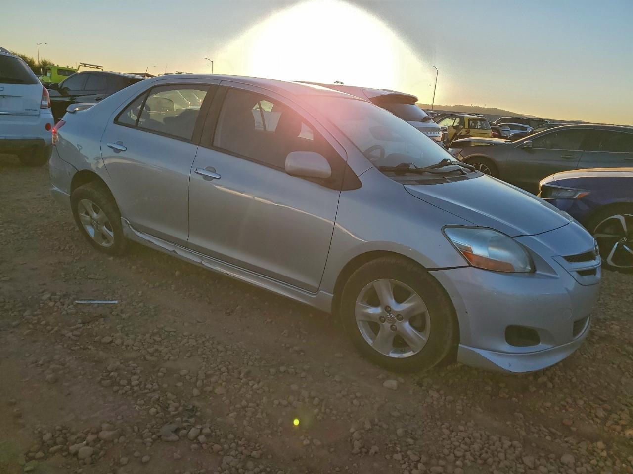 2008 TOYOTA YARIS photo 4