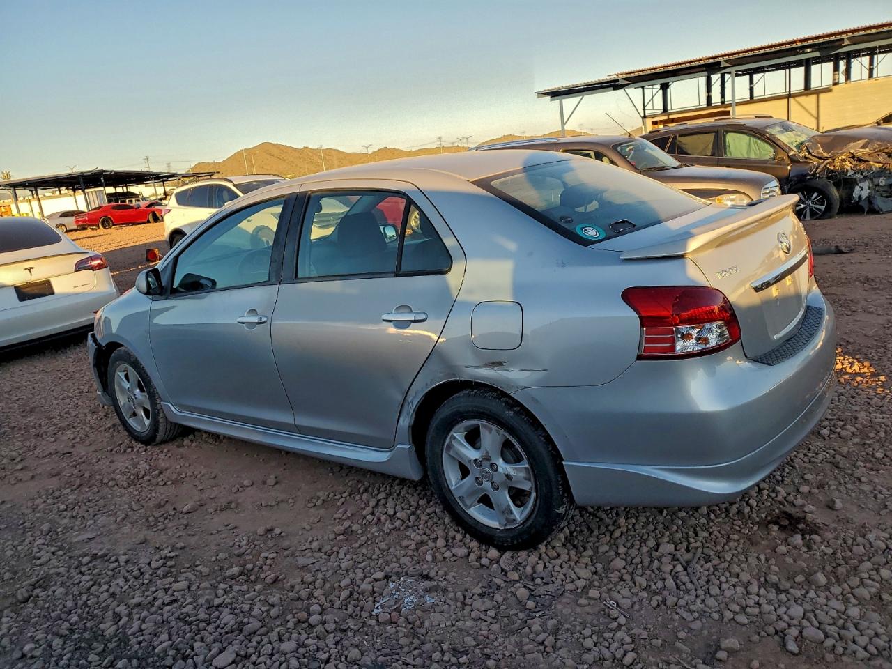 2008 TOYOTA YARIS photo 2
