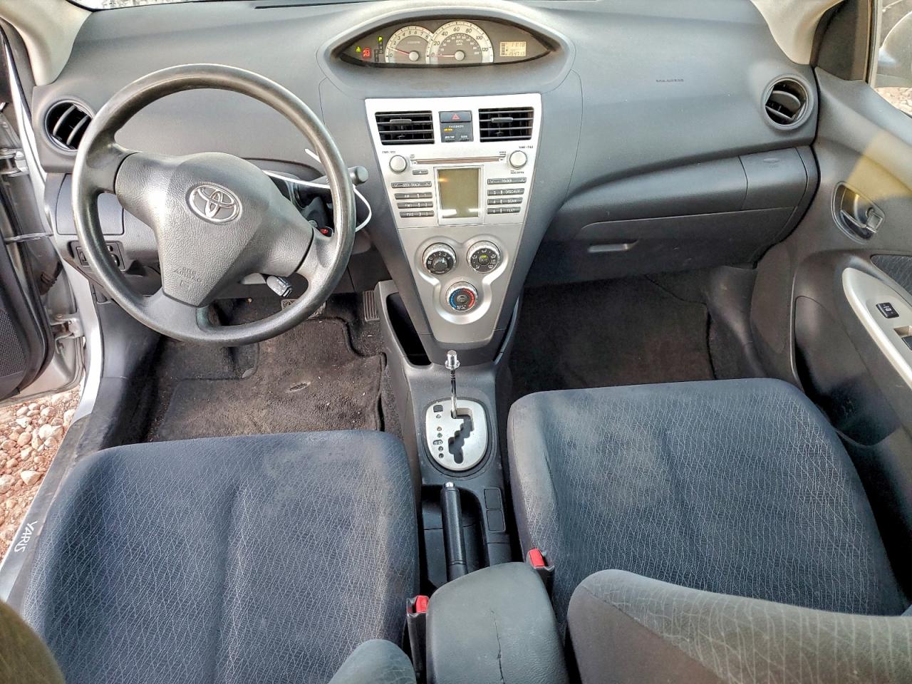 2008 TOYOTA YARIS photo 8