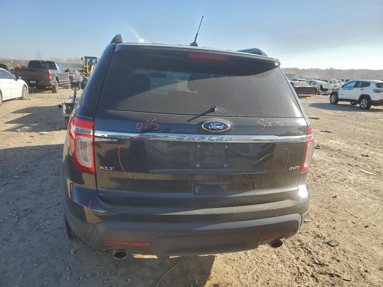 2013 FORD EXPLORER XLT photo 11