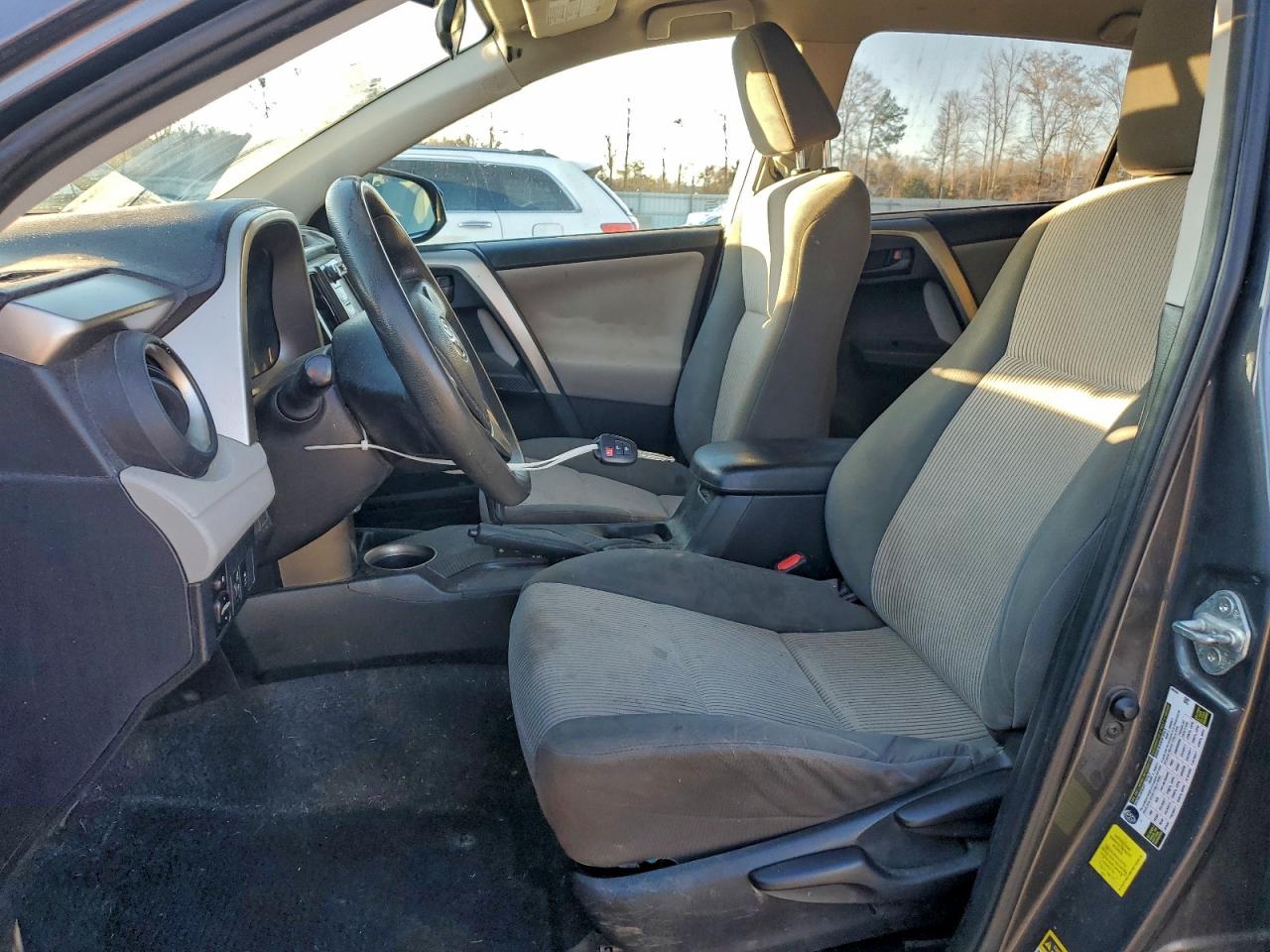 2015 TOYOTA RAV4 LE photo 7