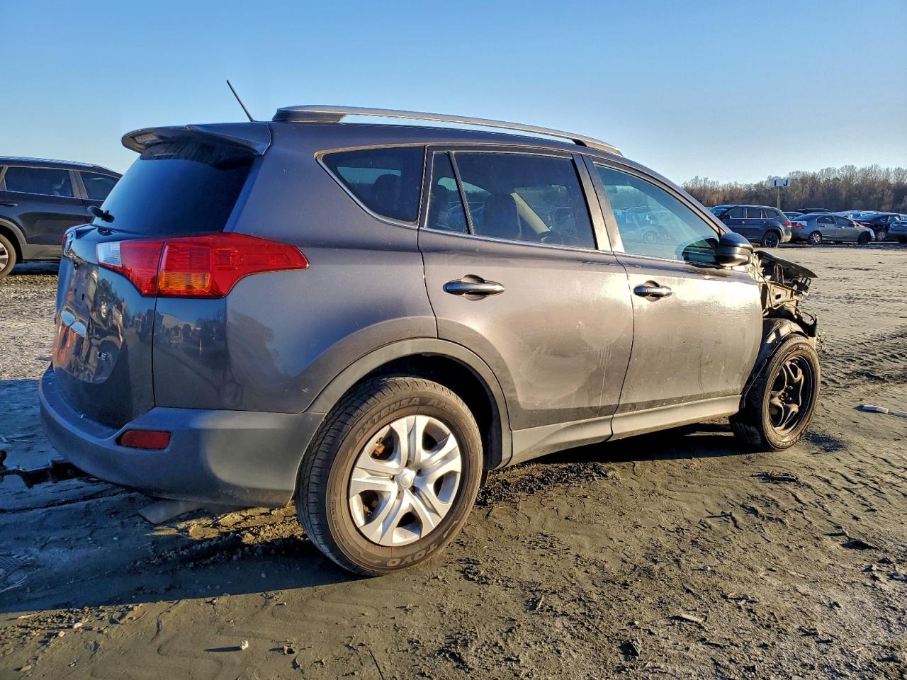 2015 TOYOTA RAV4 LE photo 3