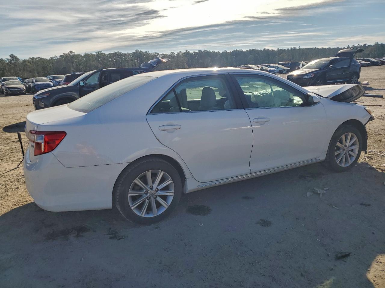 2012 TOYOTA CAMRY BASE photo 3