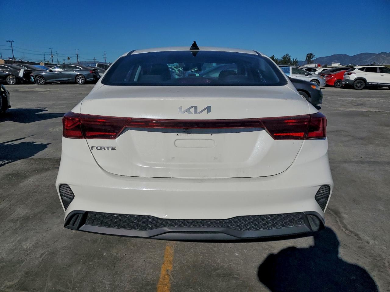 2023 KIA FORTE LX photo 6