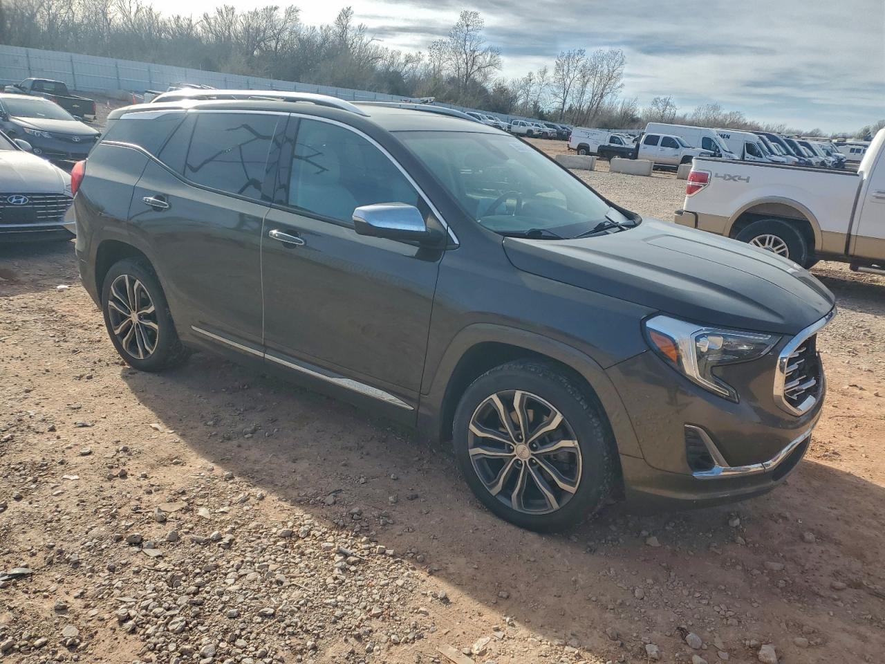 2019 GMC TERRAIN DENALI photo 4