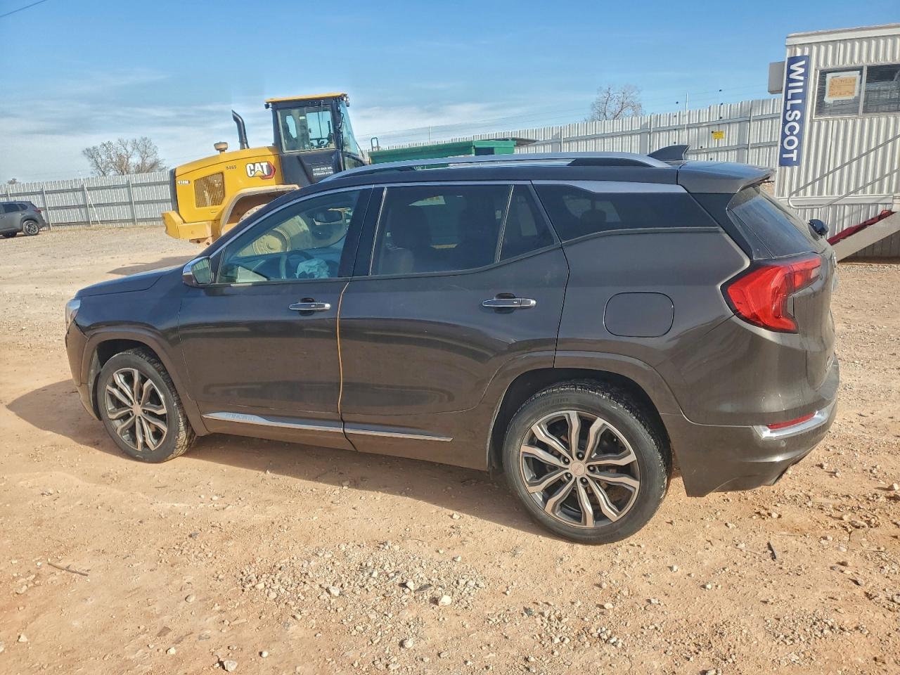2019 GMC TERRAIN DENALI photo 2