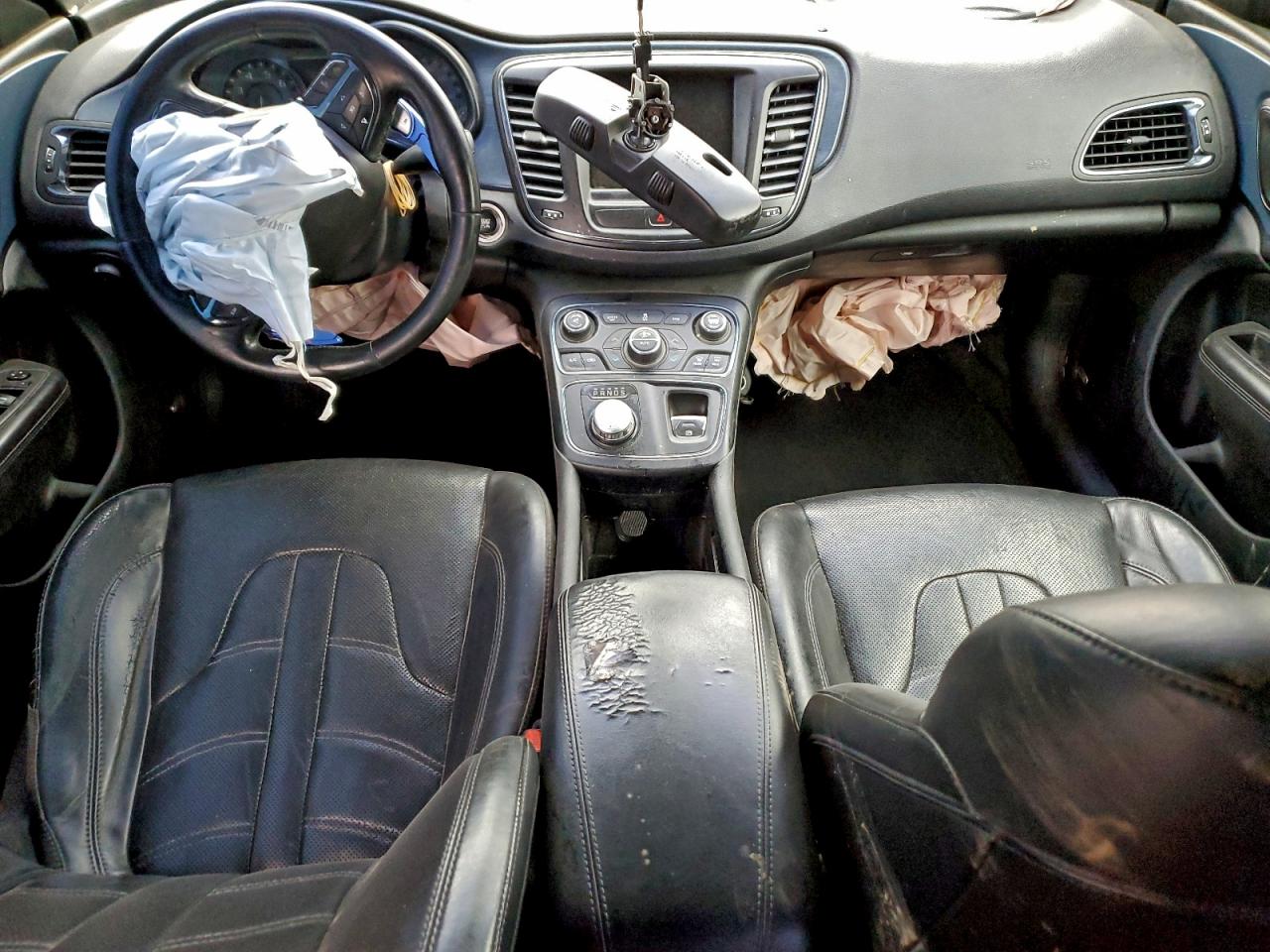 2015 CHRYSLER 200 S photo 8
