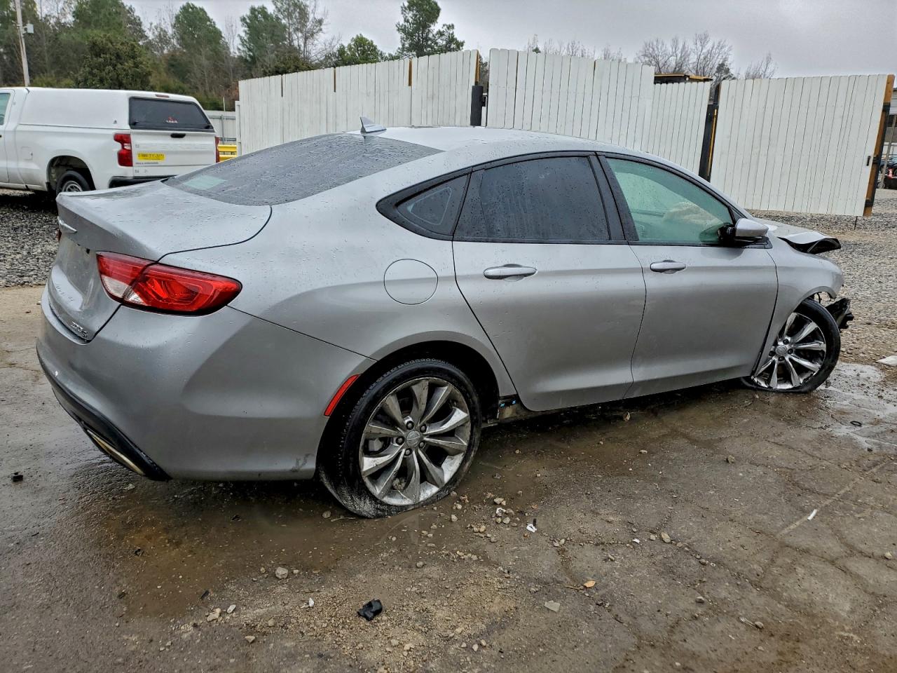 2015 CHRYSLER 200 S photo 3