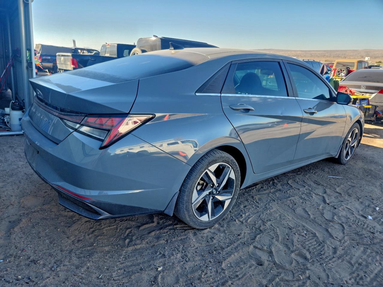2022 HYUNDAI ELANTRA LIMITED photo 3