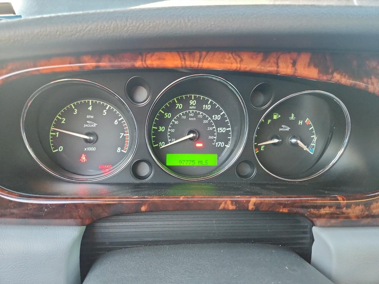 2005 JAGUAR XJ8 L photo 9