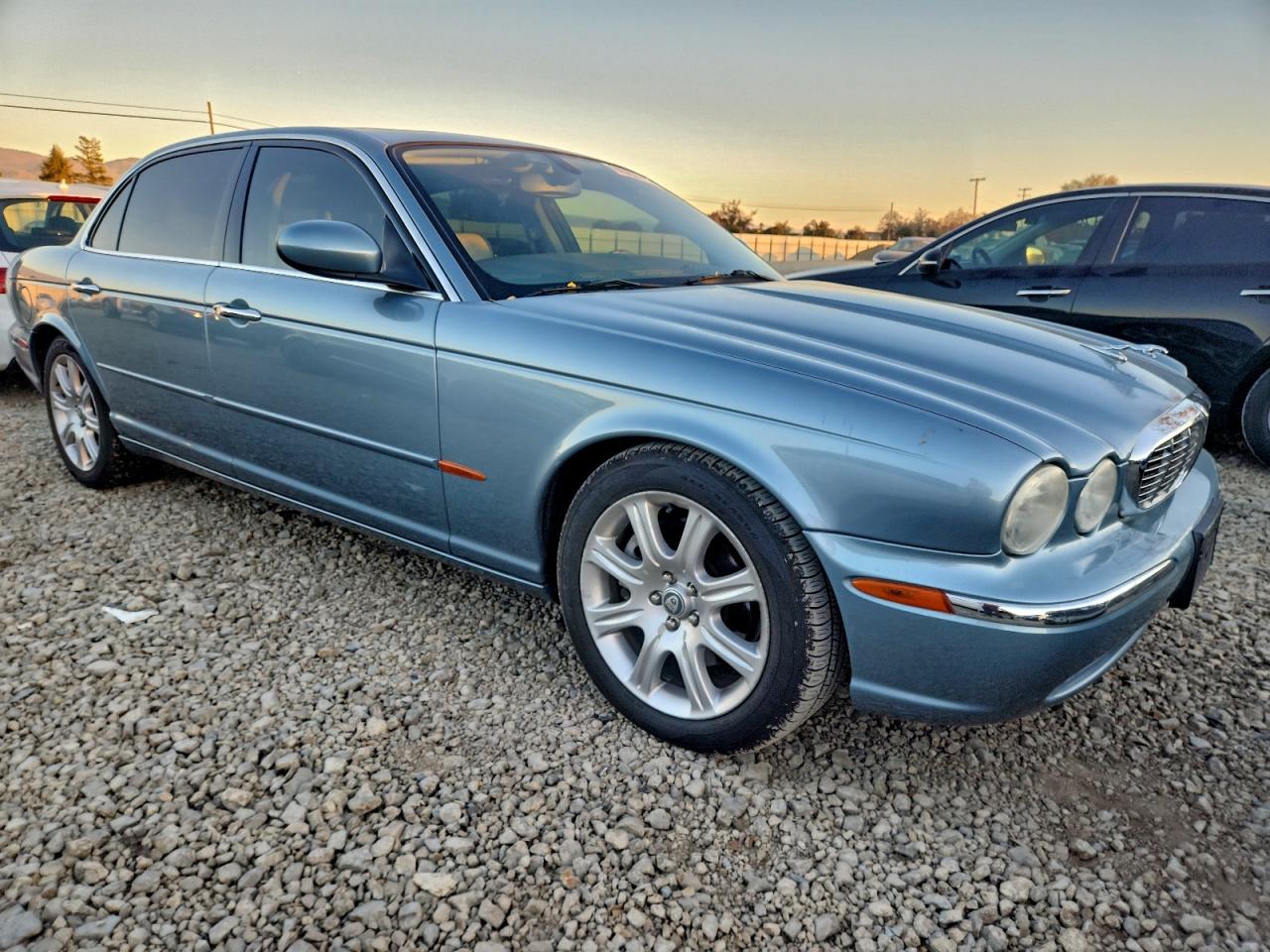 2005 JAGUAR XJ8 L photo 4