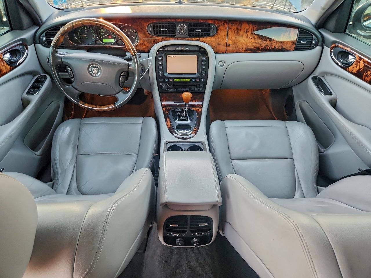 2005 JAGUAR XJ8 L photo 8