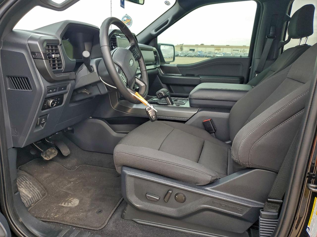 2024 FORD F150 XLT photo 7
