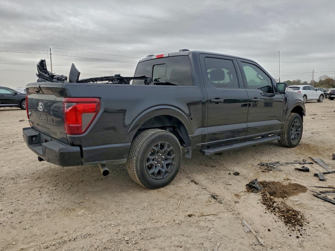 2024 FORD F150 XLT photo 3