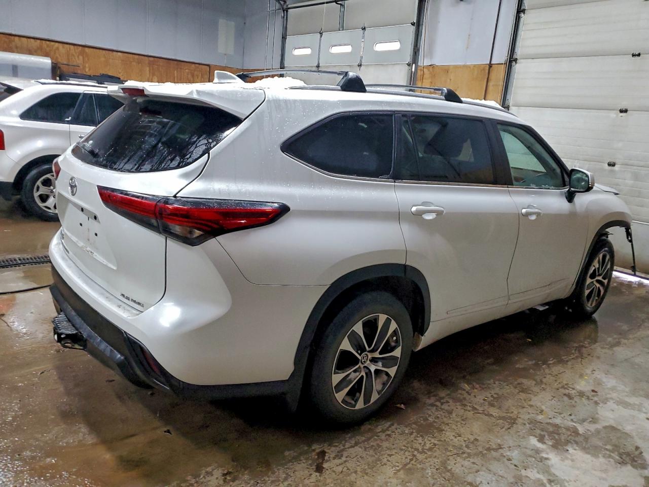 2023 TOYOTA HIGHLANDER L photo 3