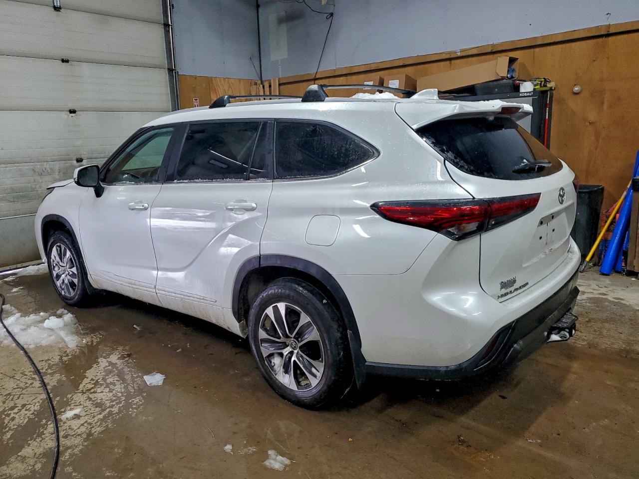 2023 TOYOTA HIGHLANDER L photo 2