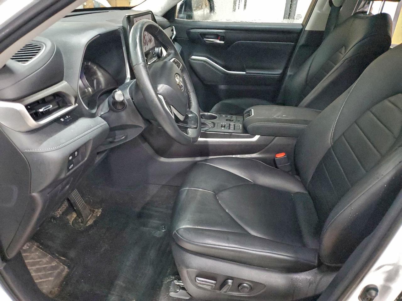 2023 TOYOTA HIGHLANDER L photo 7
