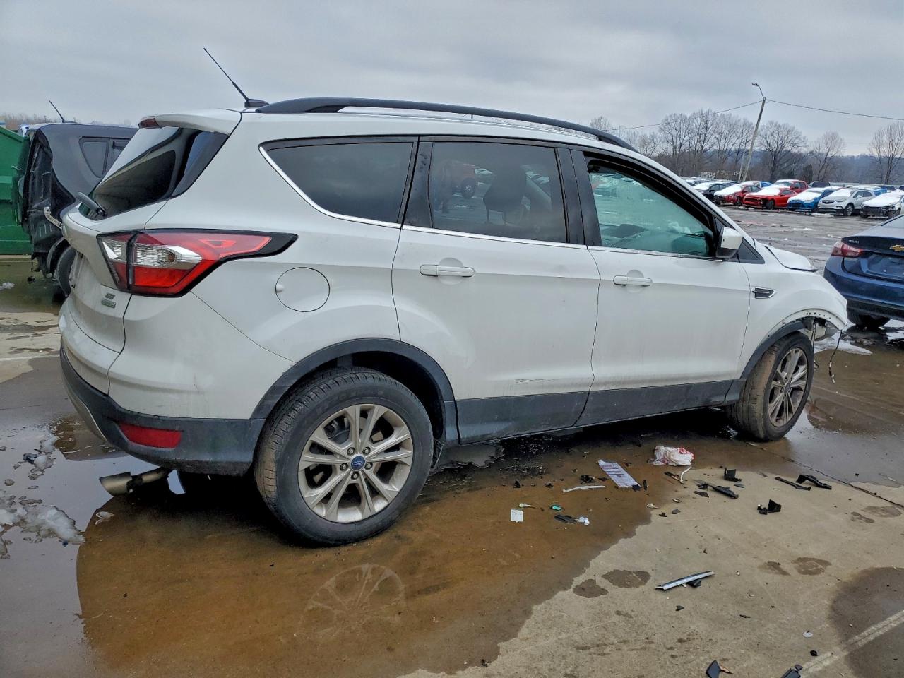 2018 FORD ESCAPE SE photo 3
