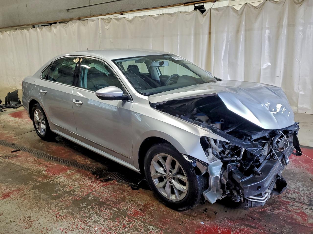 2017 VOLKSWAGEN PASSAT S photo 4