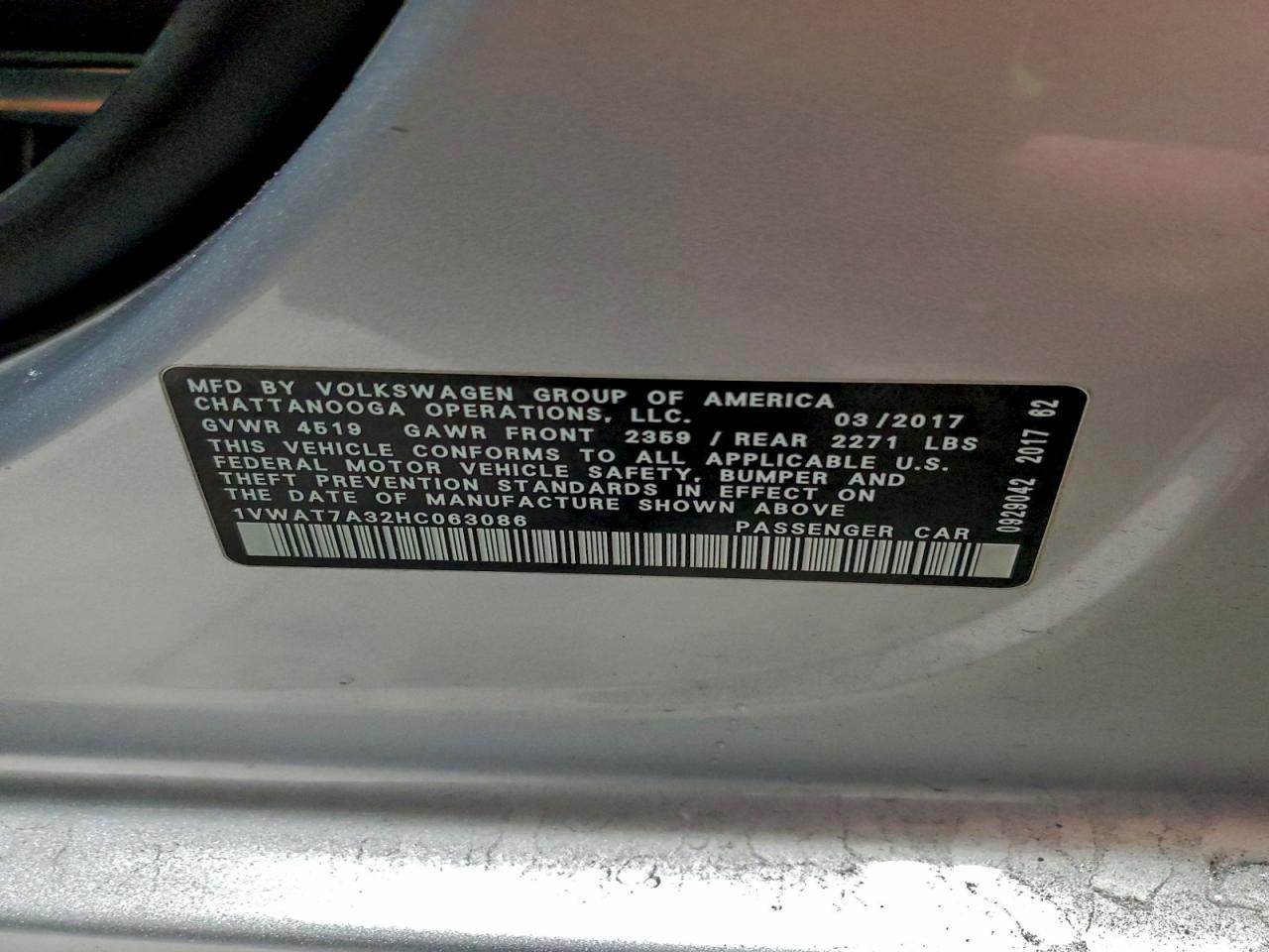 2017 VOLKSWAGEN PASSAT S photo 13