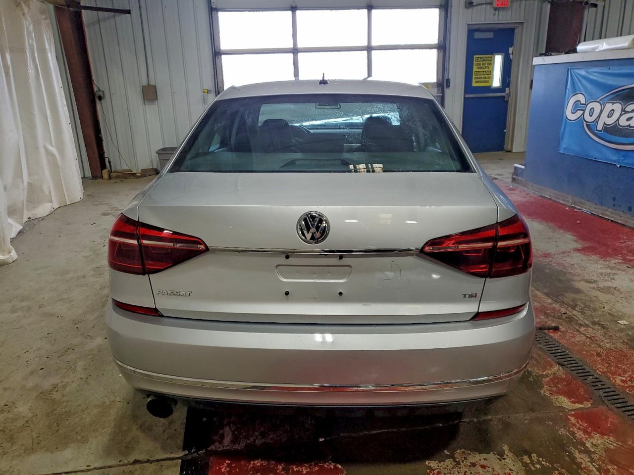 2017 VOLKSWAGEN PASSAT S photo 6