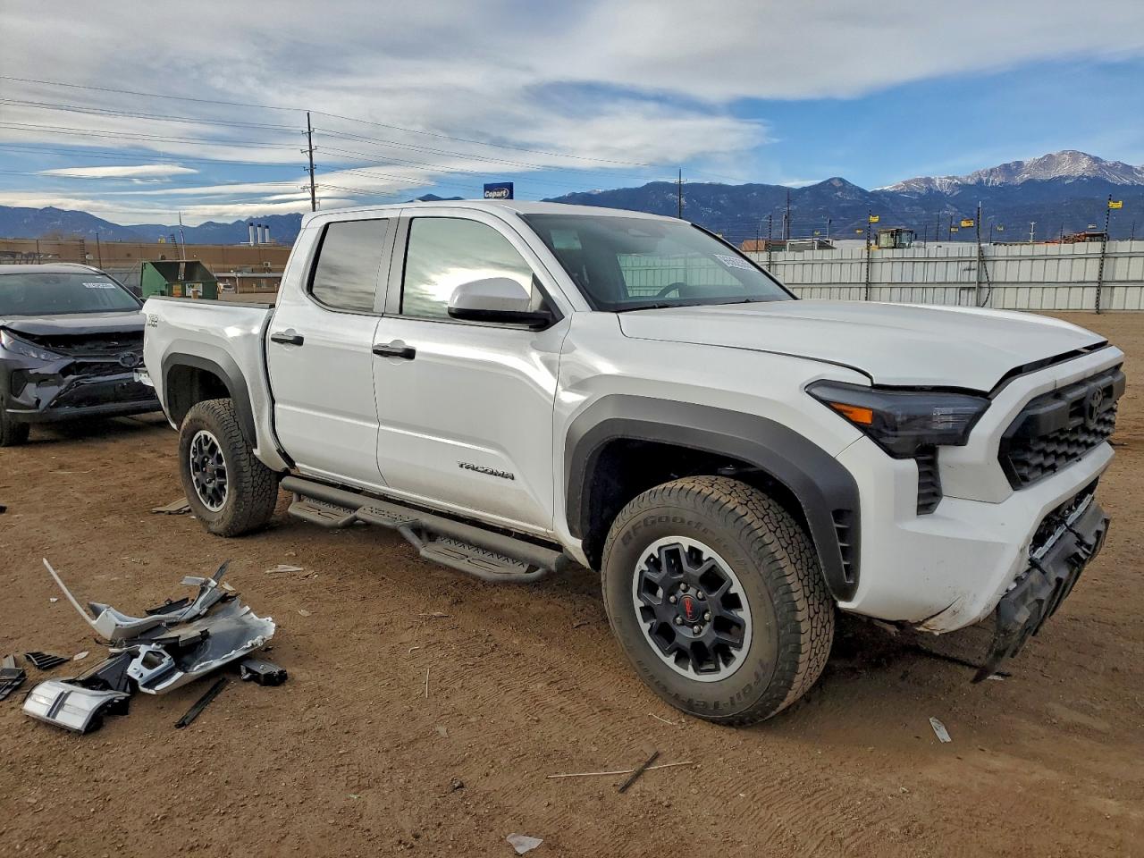 2025 TOYOTA TACOMA DOUBLE CAB photo 4